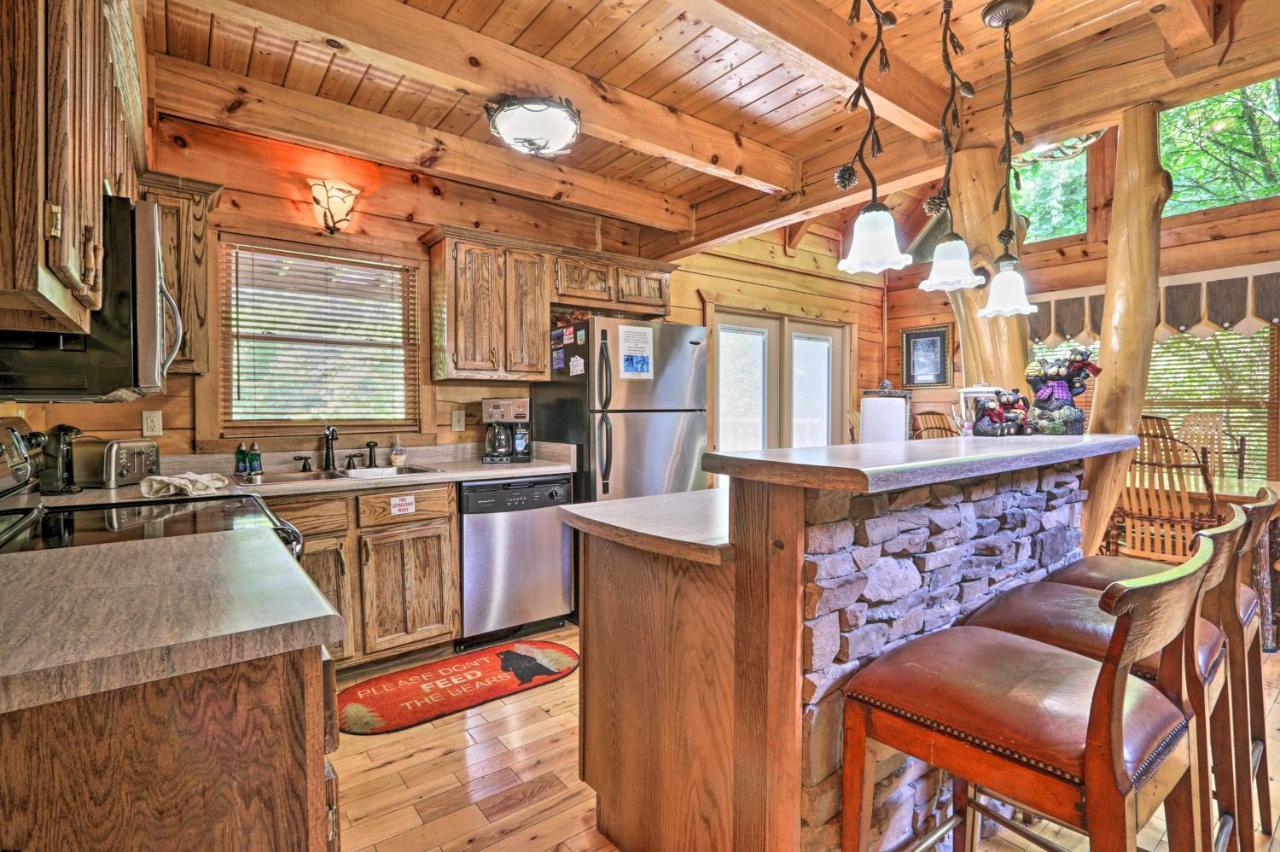 Pigeon Forge Getaway With Covered Patio And Hot Tub! Екстериор снимка
