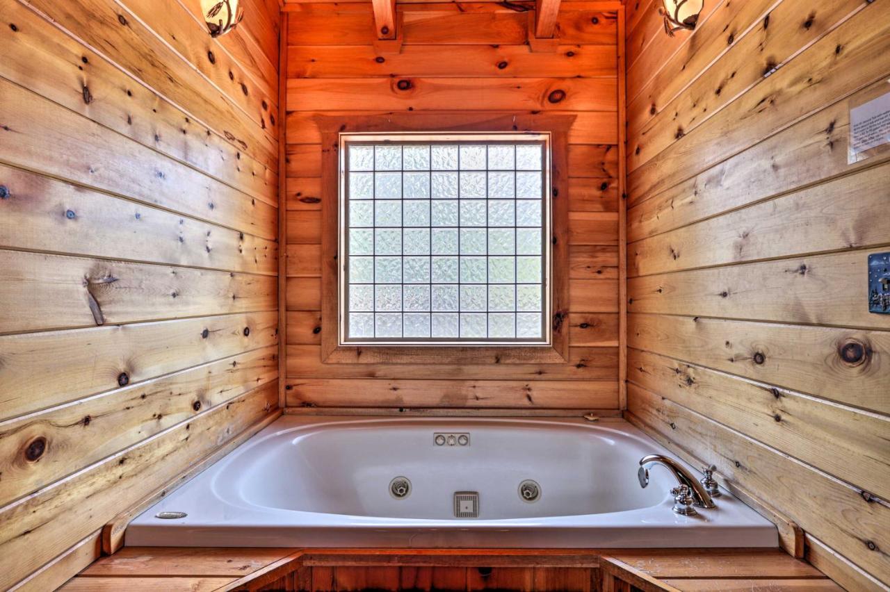 Pigeon Forge Getaway With Covered Patio And Hot Tub! Екстериор снимка